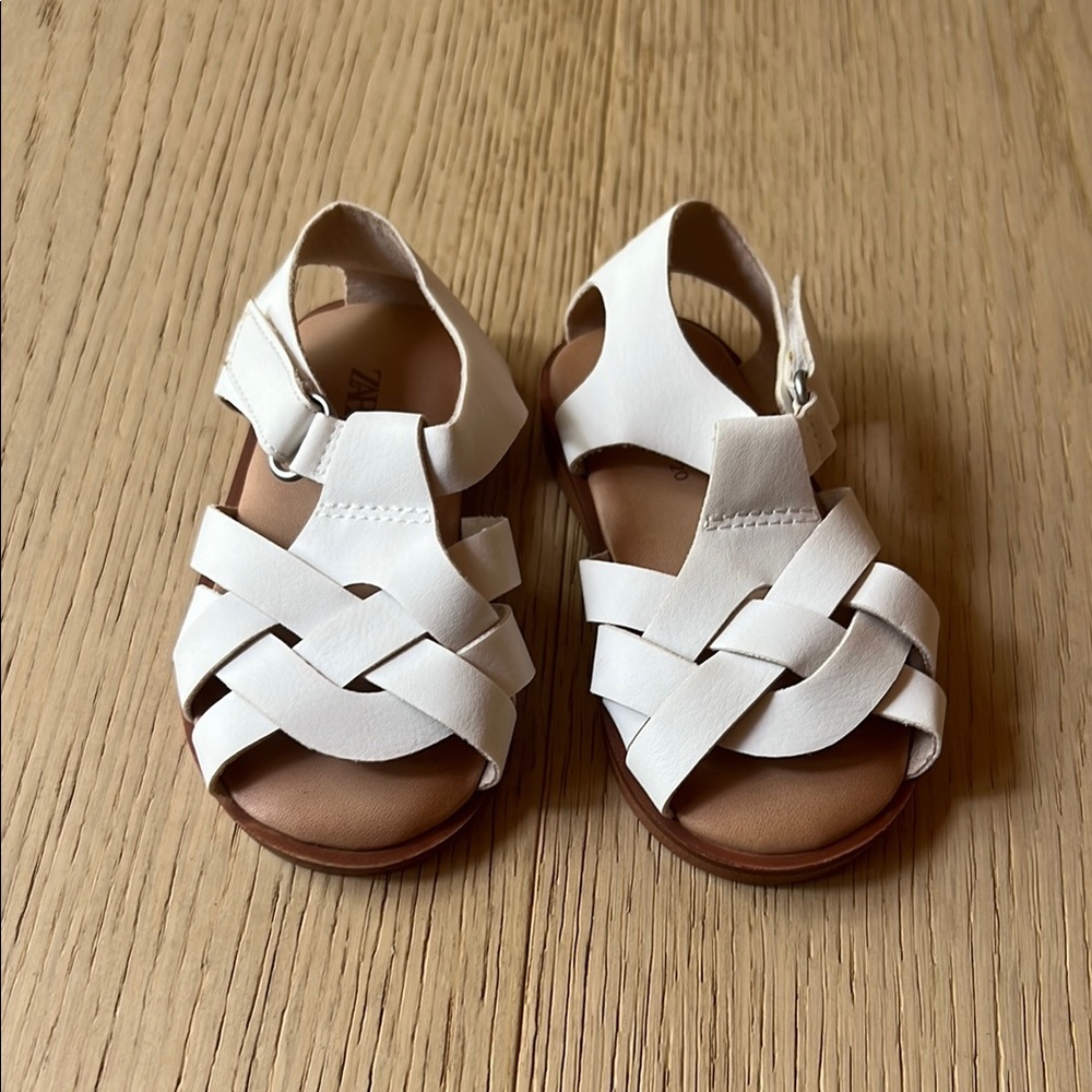 Zara baby/toddler white sandals size EU 20